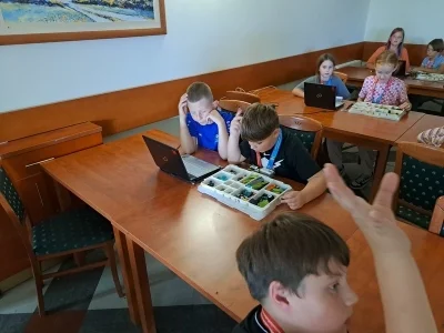 14 2zajecia z konstruowania i programowania robotow