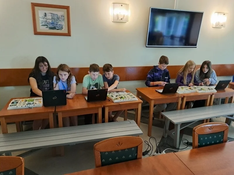 22 2zajecia z konstruowania i programowania robotow.